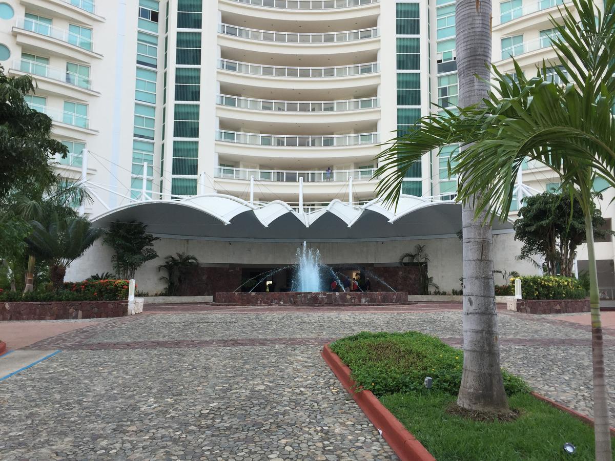 Bay View Grand Marina 1605 Sur Apartment Икстапа Екстериор снимка